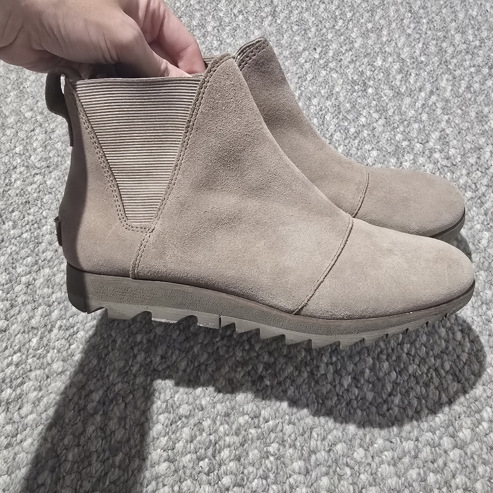 SOREL Suede Chelsea Boots